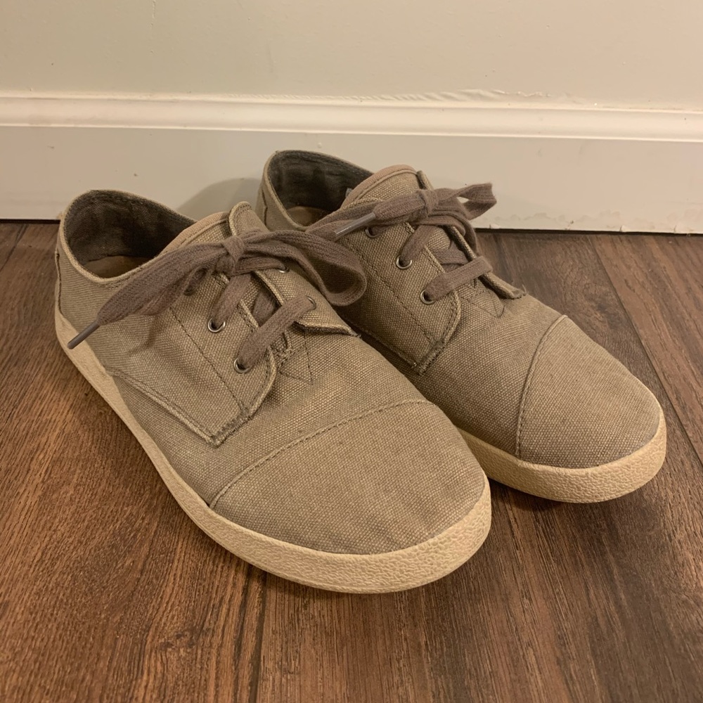 TOMS lace up sneakers